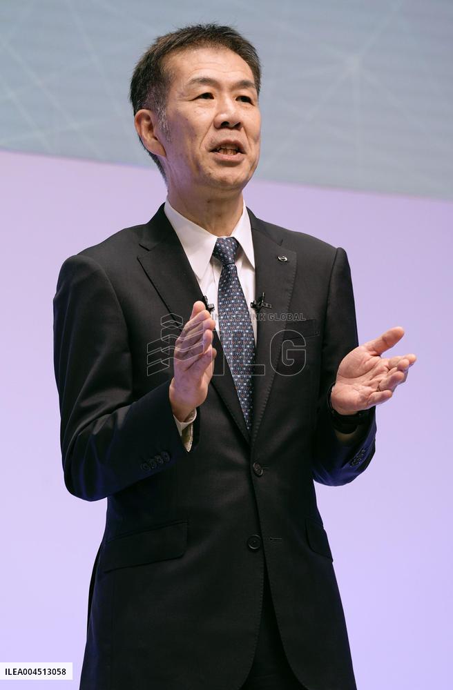 Toyota, Daimler ink Japanese truck units merger deal