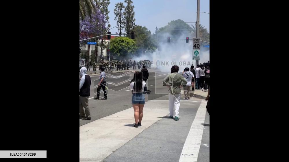 US: Clashes Erupt Between Federal Agents and ICE Protesters in Paramount, California 2