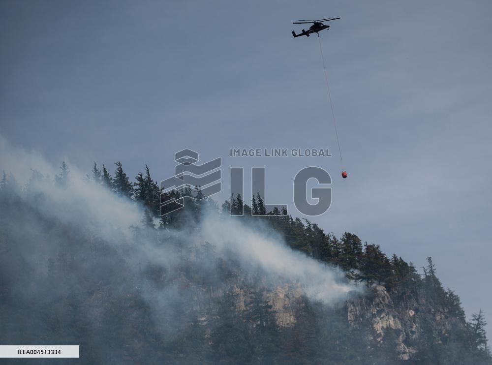 Dryden Creek Fire Rages North of Squamish - Canada