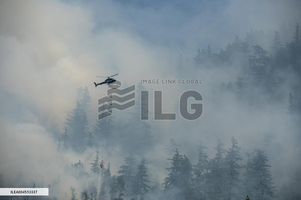 Dryden Creek Fire Rages North of Squamish - Canada