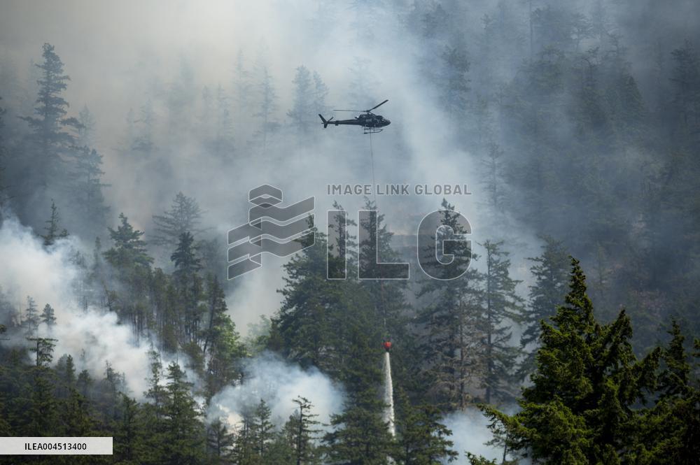 Dryden Creek Fire Rages North of Squamish - Canada