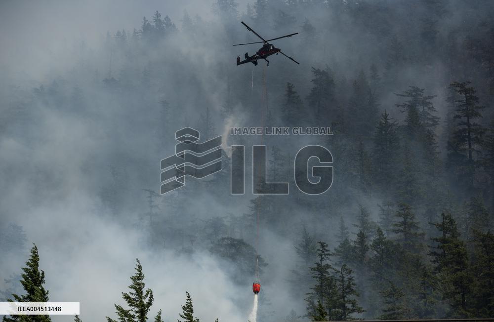 Dryden Creek Fire Rages North of Squamish - Canada