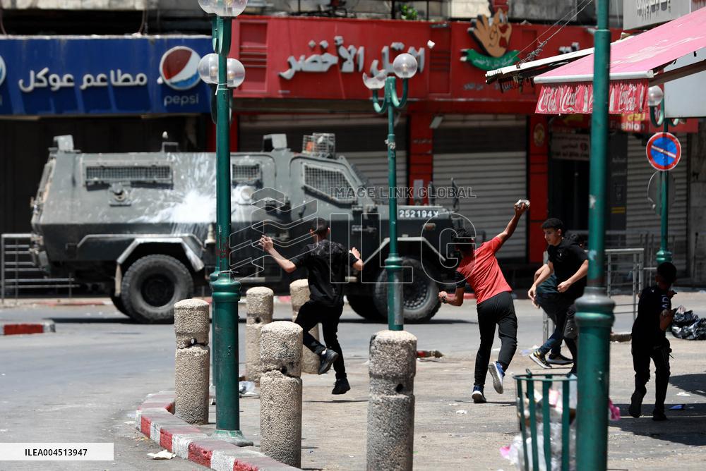 Israeli Army Kills Two - Nablus