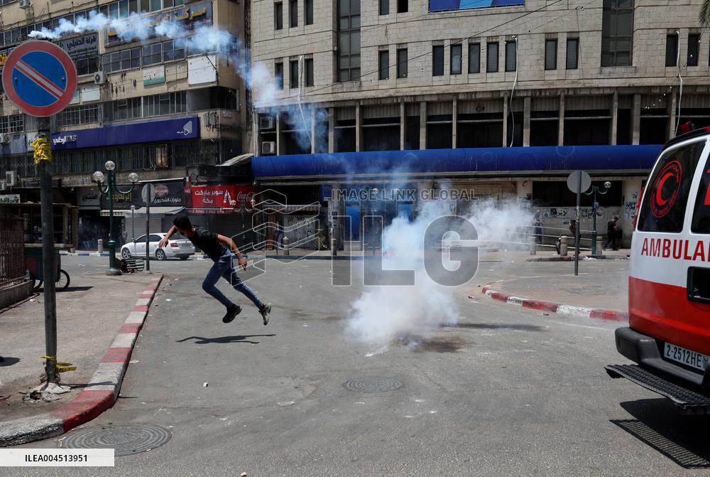 Israeli Army Kills Two - Nablus