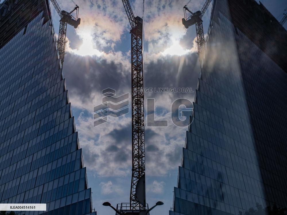 Illustration - Construction of Tower Triangle by Herzog & de Meuron - Paris