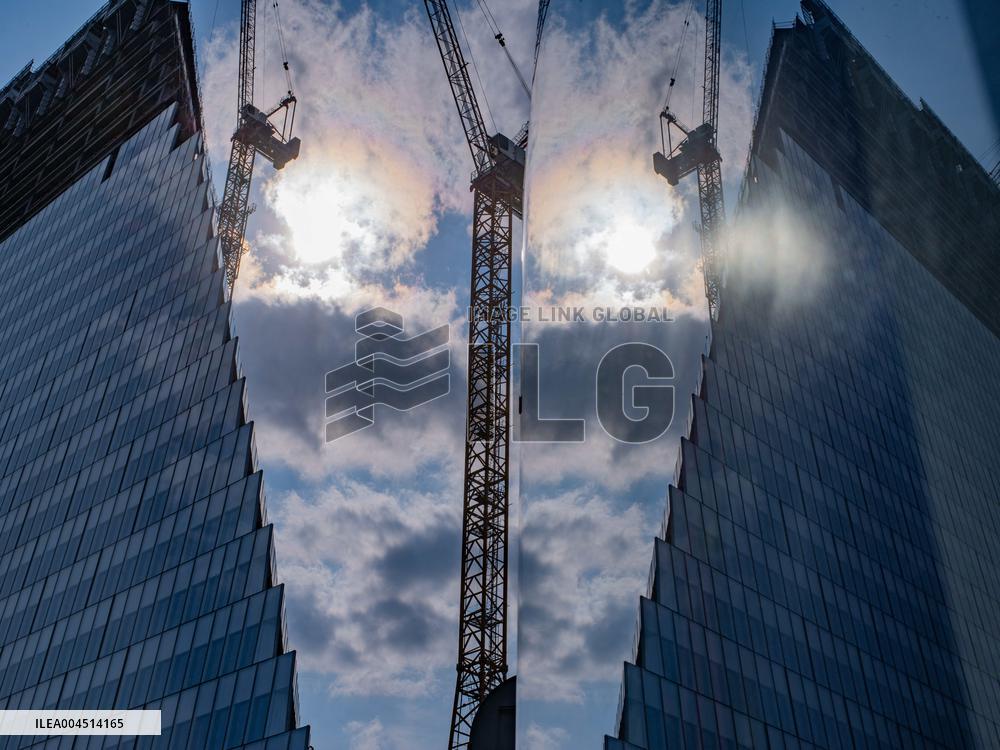 Illustration - Construction of Tower Triangle by Herzog & de Meuron - Paris