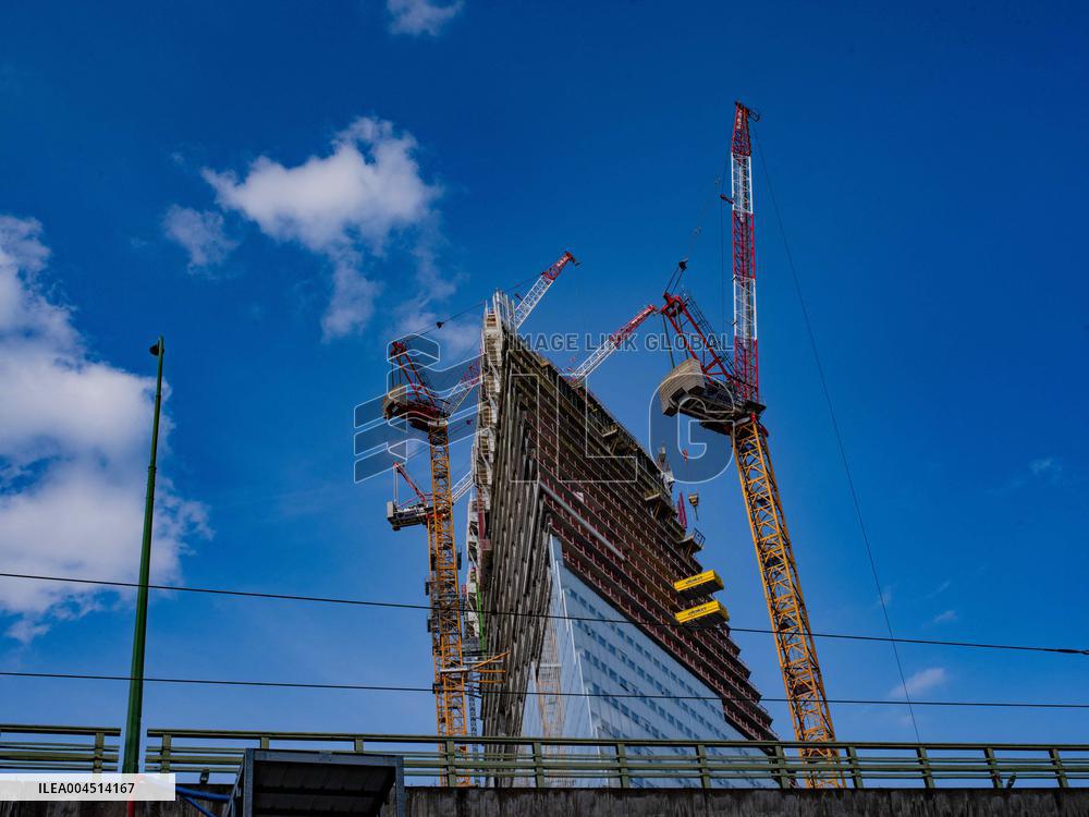 Illustration - Construction of Tower Triangle by Herzog & de Meuron - Paris