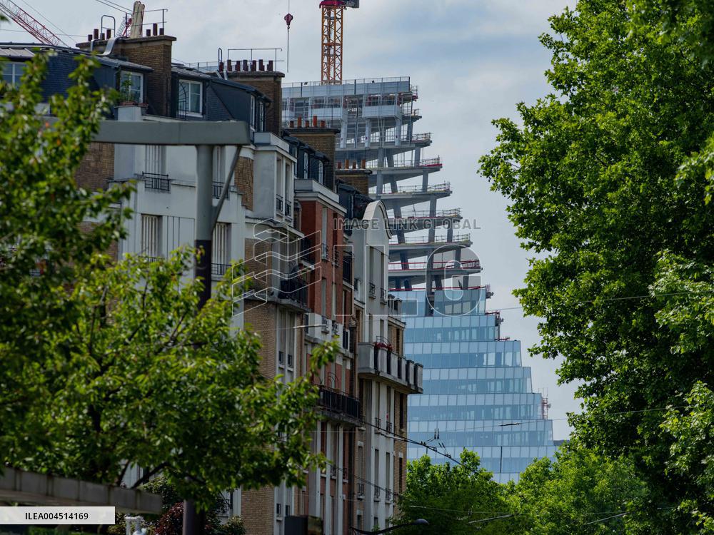 Illustration - Construction of Tower Triangle by Herzog & de Meuron - Paris