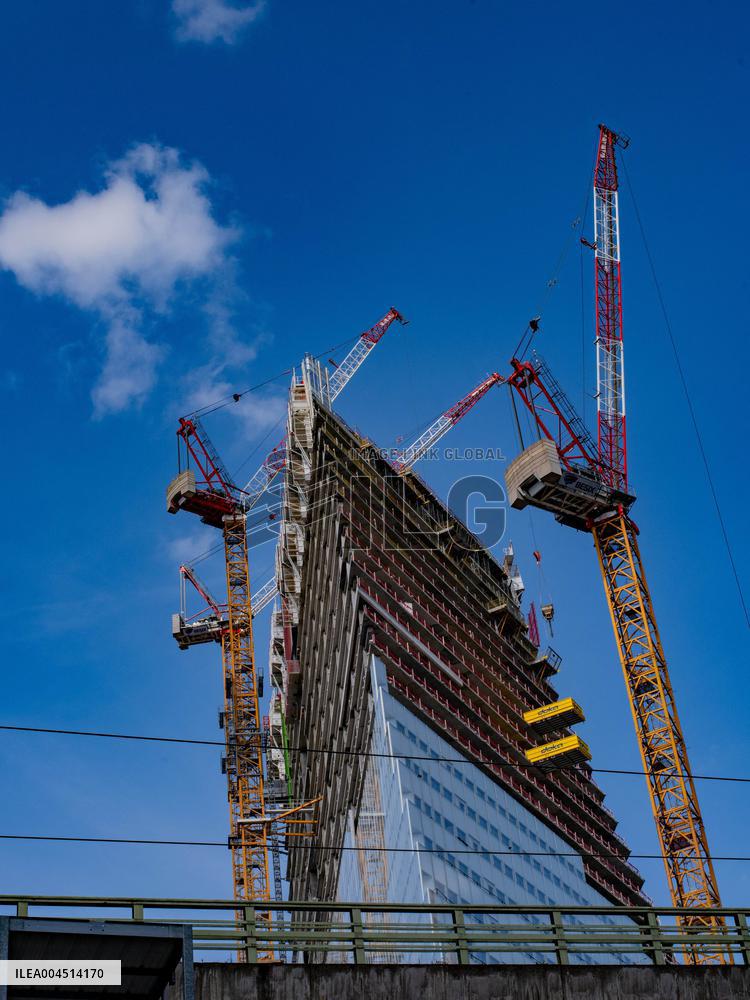 Illustration - Construction of Tower Triangle by Herzog & de Meuron - Paris