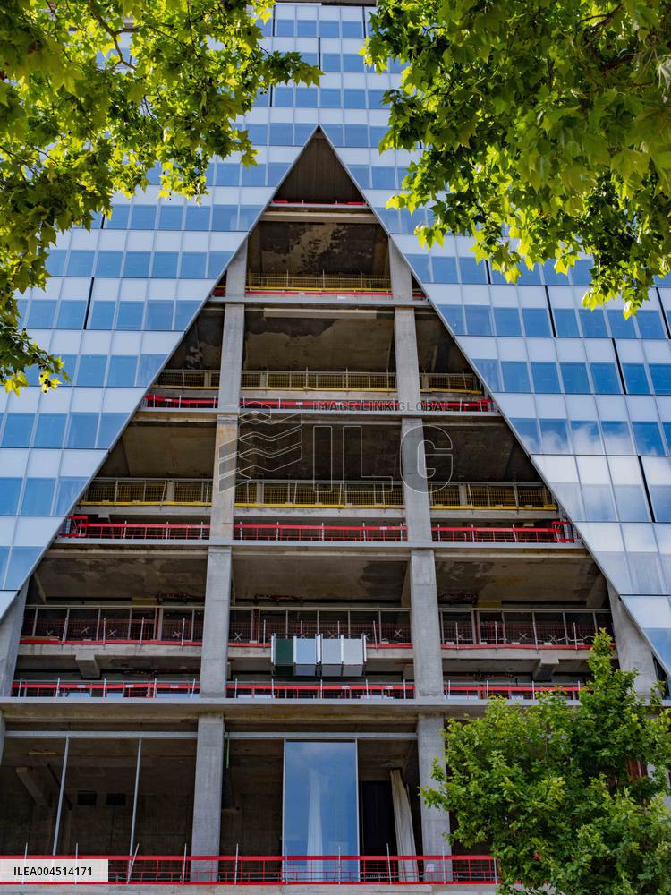 Illustration - Construction of Tower Triangle by Herzog & de Meuron - Paris