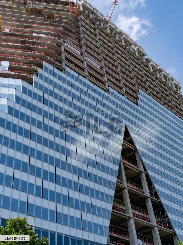 Illustration - Construction of Tower Triangle by Herzog & de Meuron - Paris