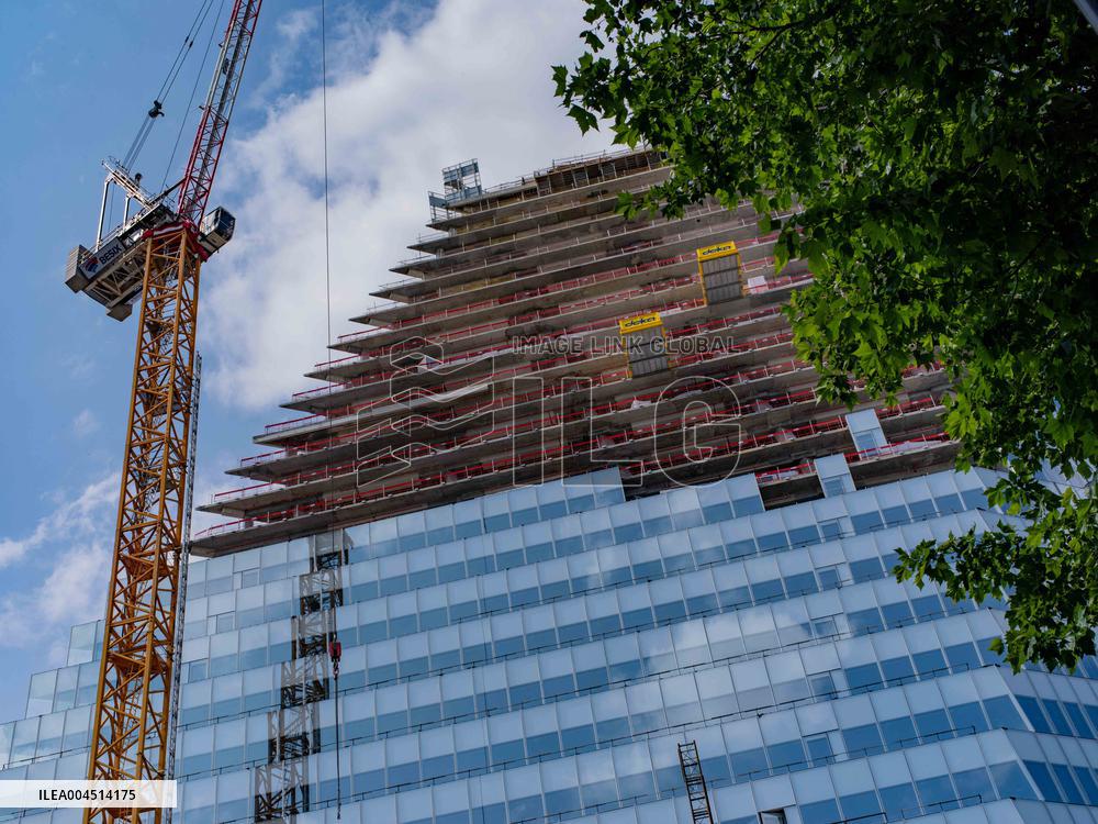 Illustration - Construction of Tower Triangle by Herzog & de Meuron - Paris