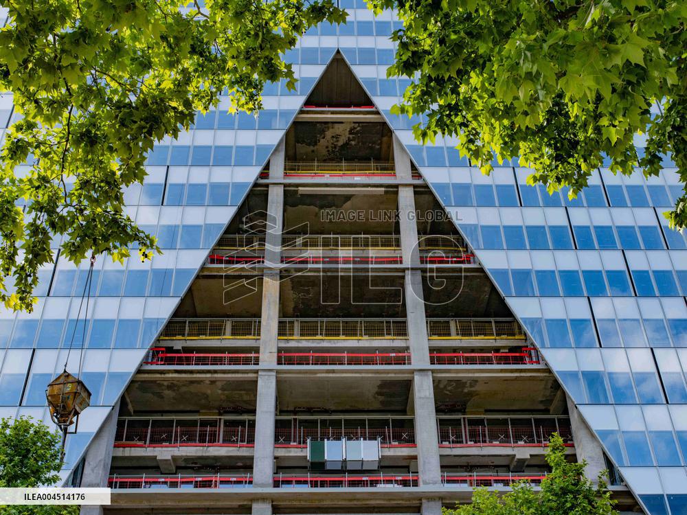 Illustration - Construction of Tower Triangle by Herzog & de Meuron - Paris