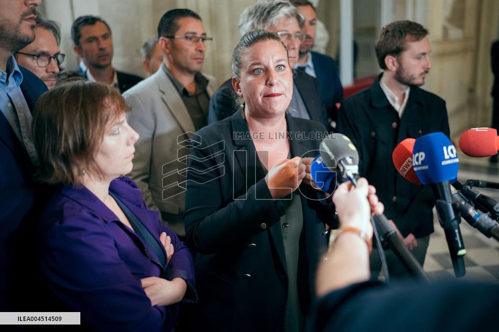 La France Insoumise speaks to the press after leaving the National Assembly - Paris AJ