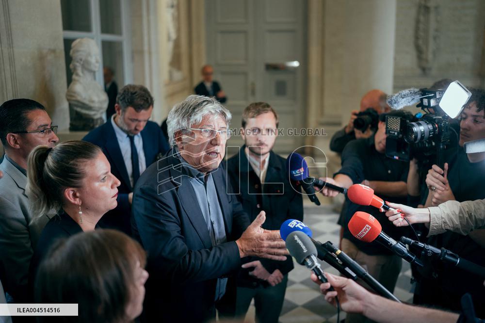 La France Insoumise speaks to the press after leaving the National Assembly - Paris AJ