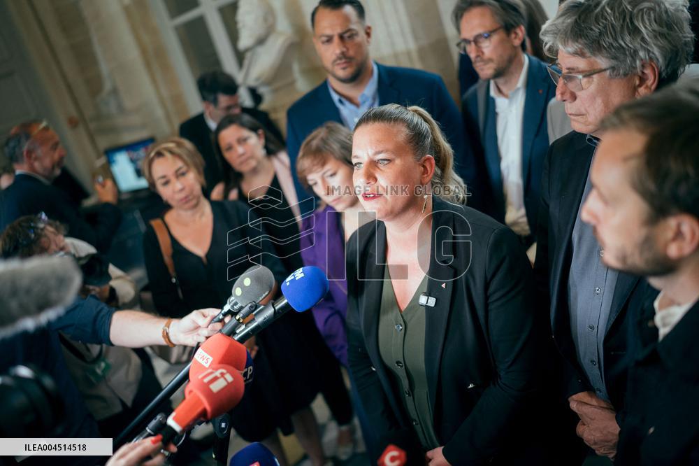 La France Insoumise speaks to the press after leaving the National Assembly - Paris AJ