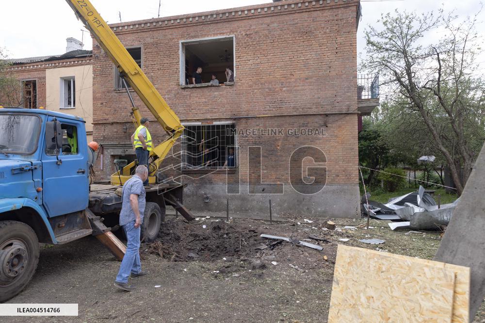 Russian Troops Shell Kharkiv Overnight - Ukraine