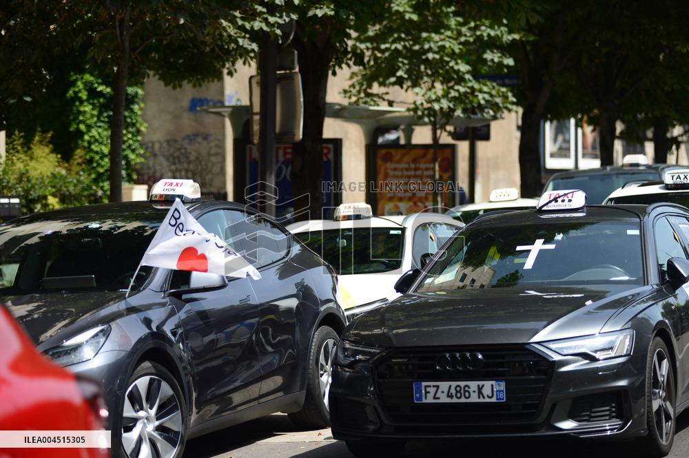 Angry Taxis Rally - Paris
