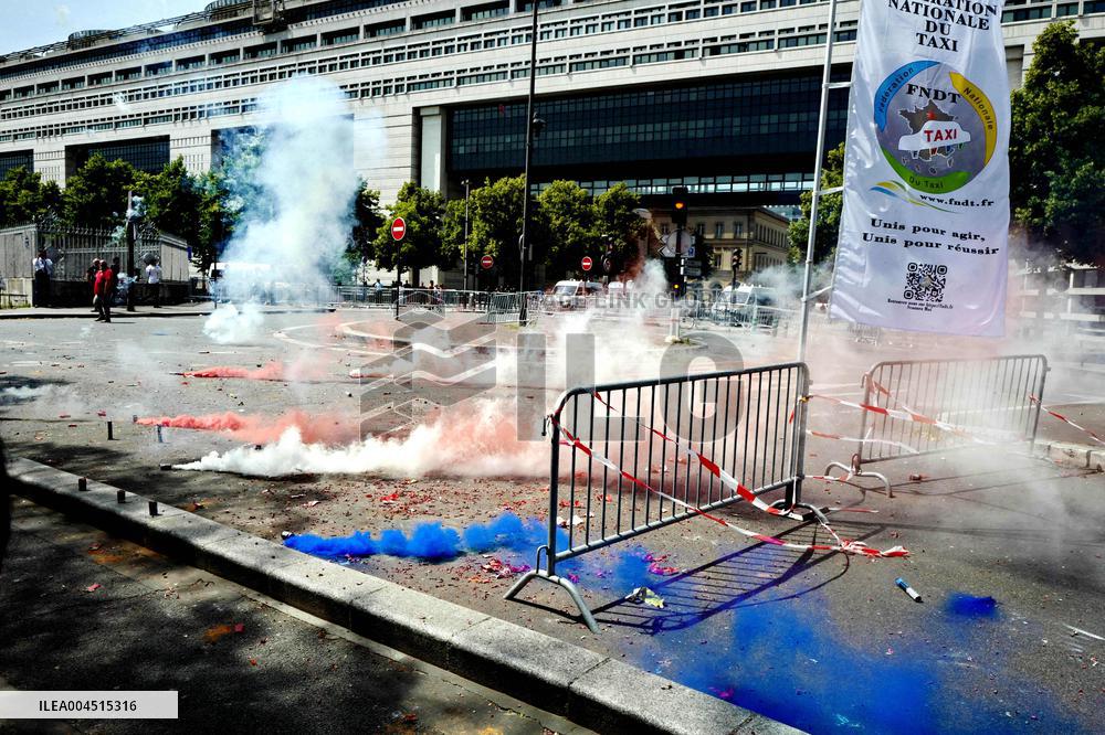 Angry Taxis Rally - Paris