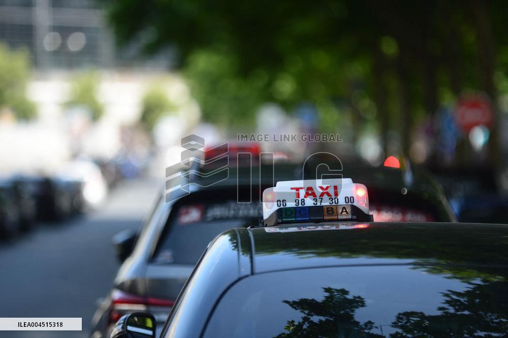 Angry Taxis Rally - Paris