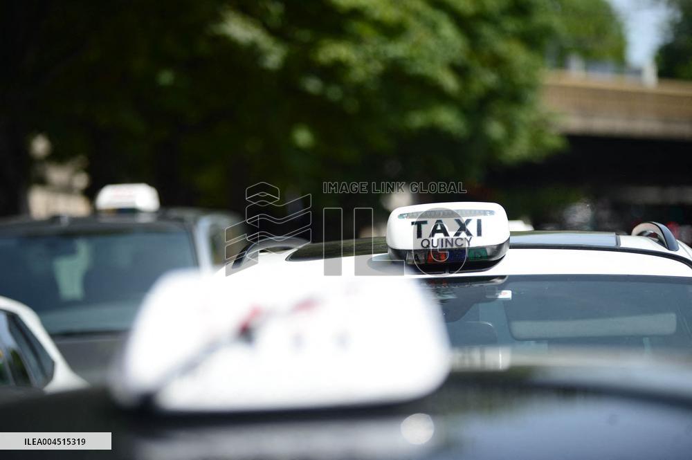 Angry Taxis Rally - Paris