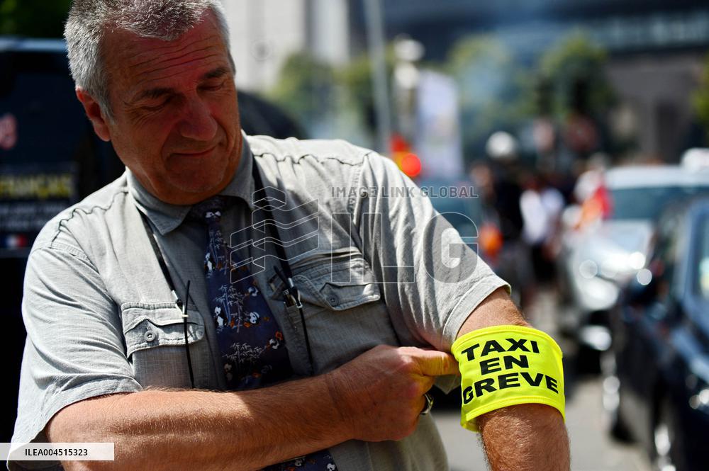 Angry Taxis Rally - Paris