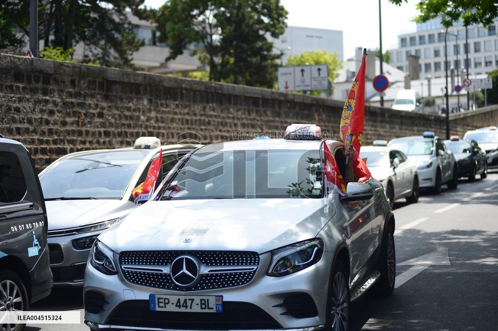 Angry Taxis Rally - Paris