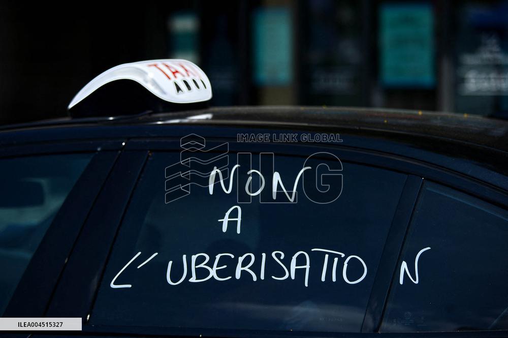 Angry Taxis Rally - Paris