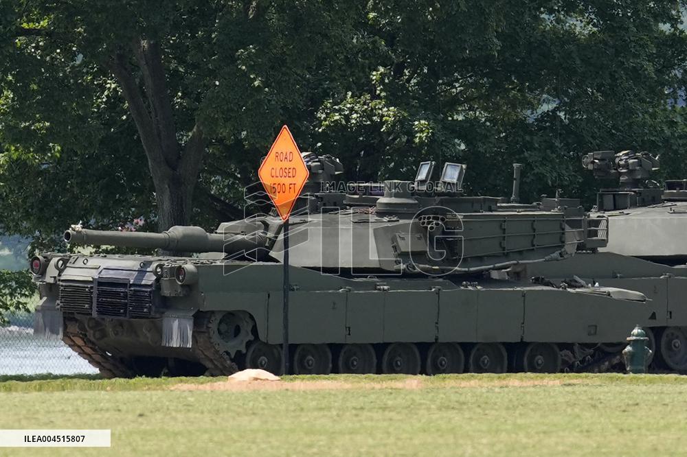 Preparation for a military parade - Washington