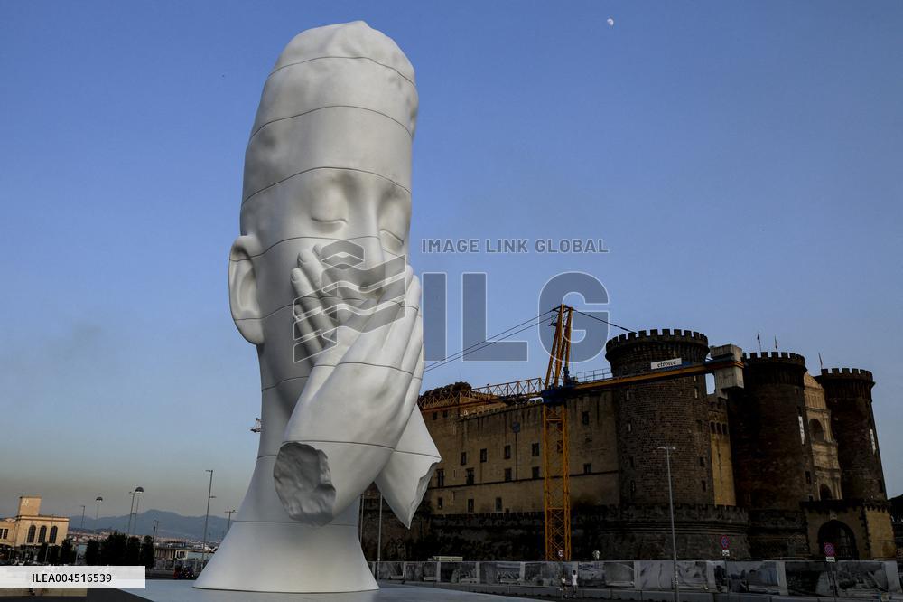 Silent Hortense Sculpture - Naples