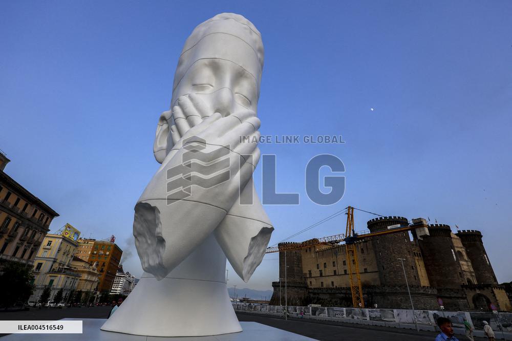 Silent Hortense Sculpture - Naples