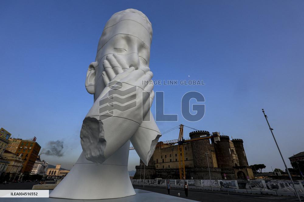 Silent Hortense Sculpture - Naples