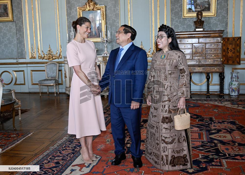 CROWN PRINCESS RECEIVES VIETNAM'S PRIME MINISTER