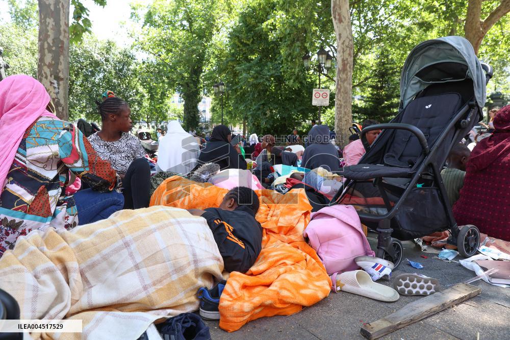 Homeless Gather to Demand Accommodation - Paris