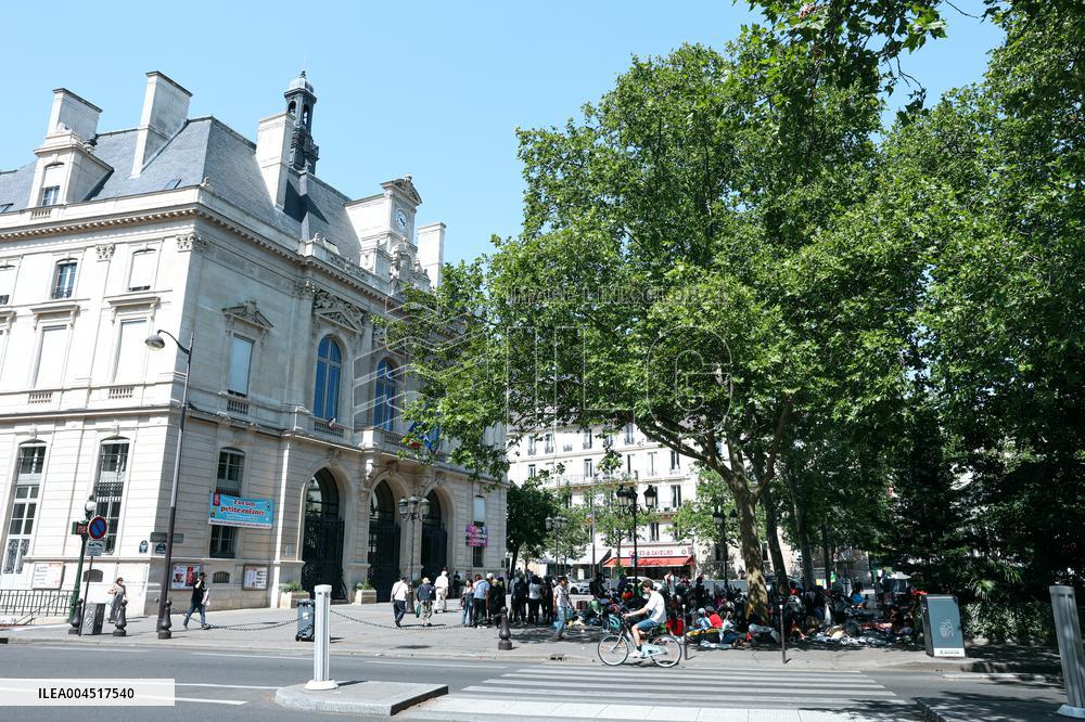 Homeless Gather to Demand Accommodation - Paris