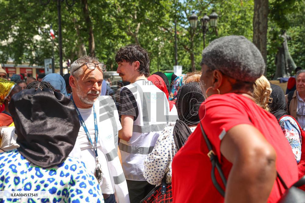 Homeless Gather to Demand Accommodation - Paris