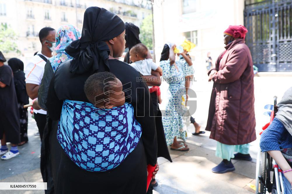 Homeless Gather to Demand Accommodation - Paris