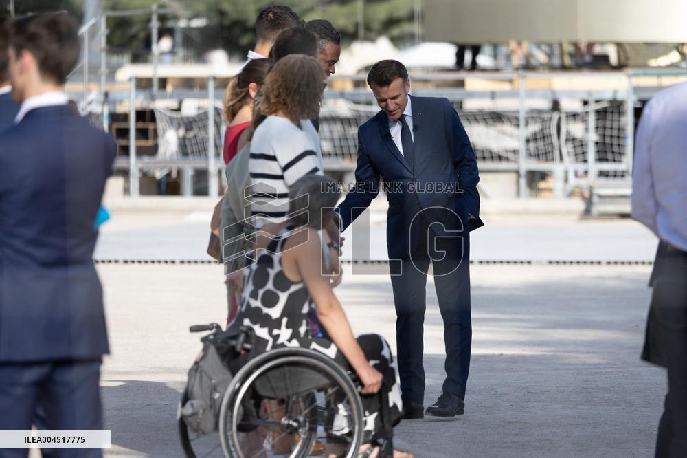 Emmanuel Macron visits the Olympic cauldron at the Tuileries - Paris