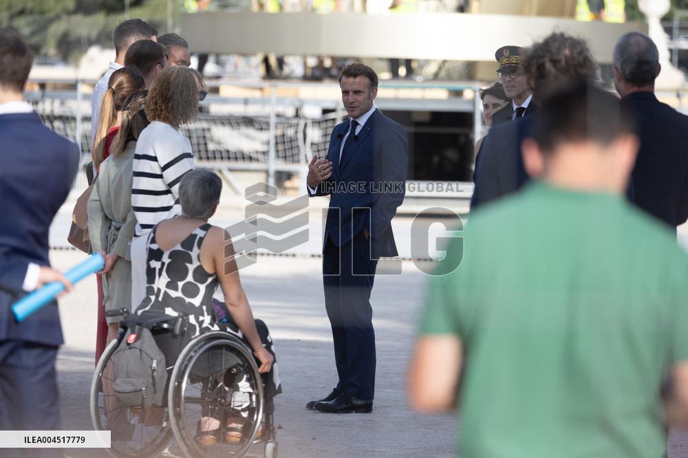 Emmanuel Macron visits the Olympic cauldron at the Tuileries - Paris