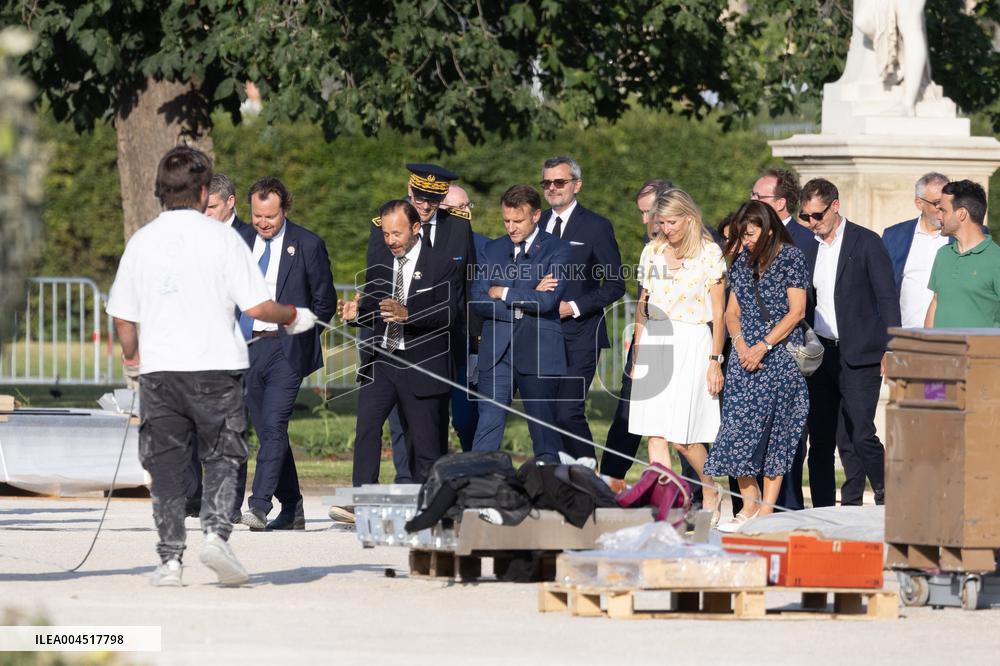 Emmanuel Macron visits the Olympic cauldron at the Tuileries - Paris