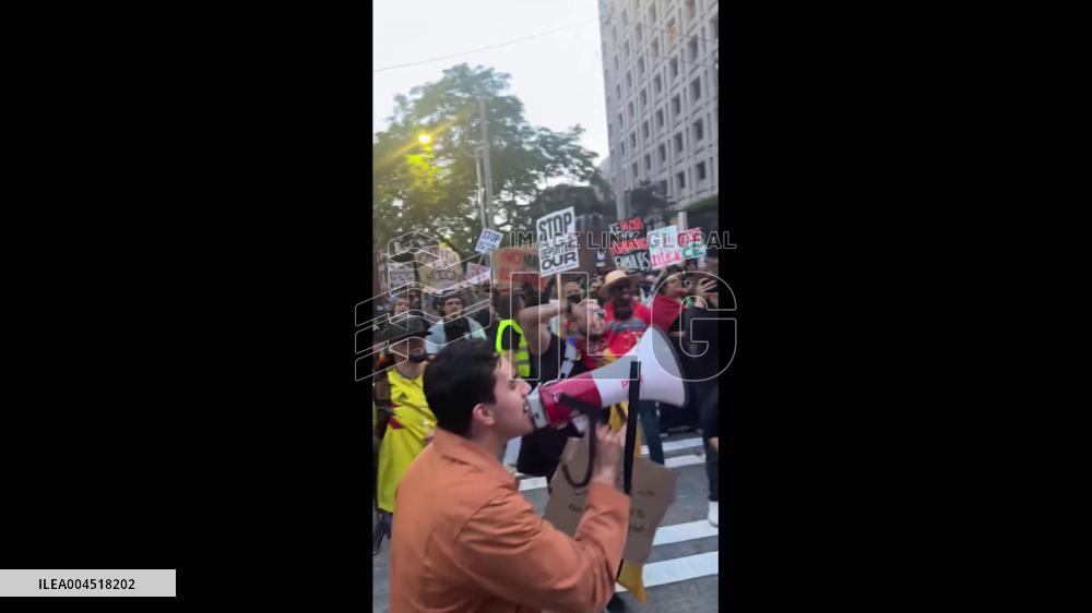 US: Anti-ICE Protesters March Through Seattle, Surround Federal Building