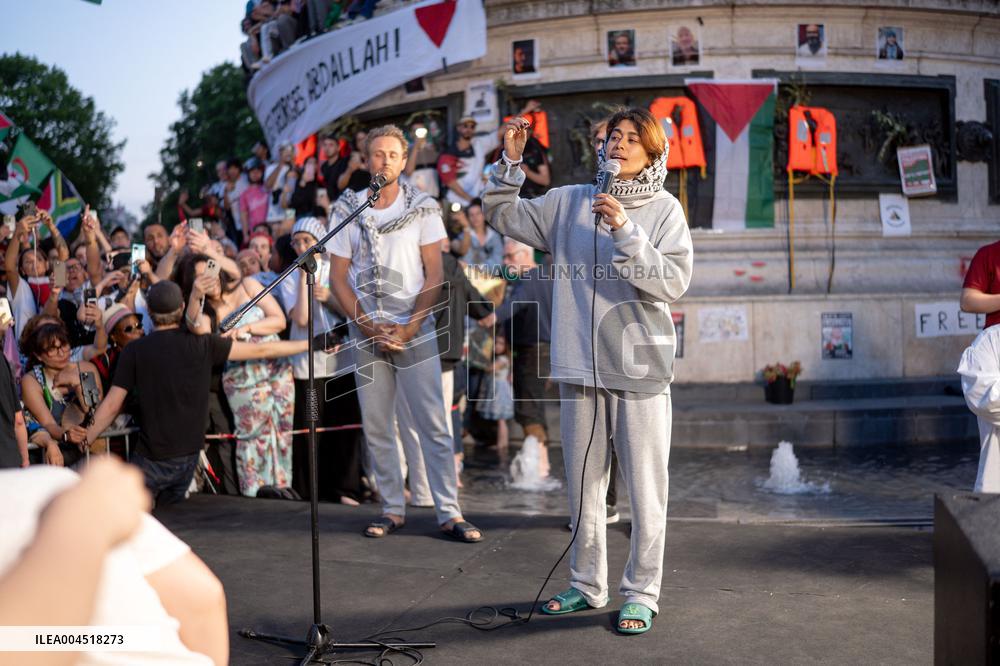 Rima Hassan at the Place de la Republique - Paris AJ