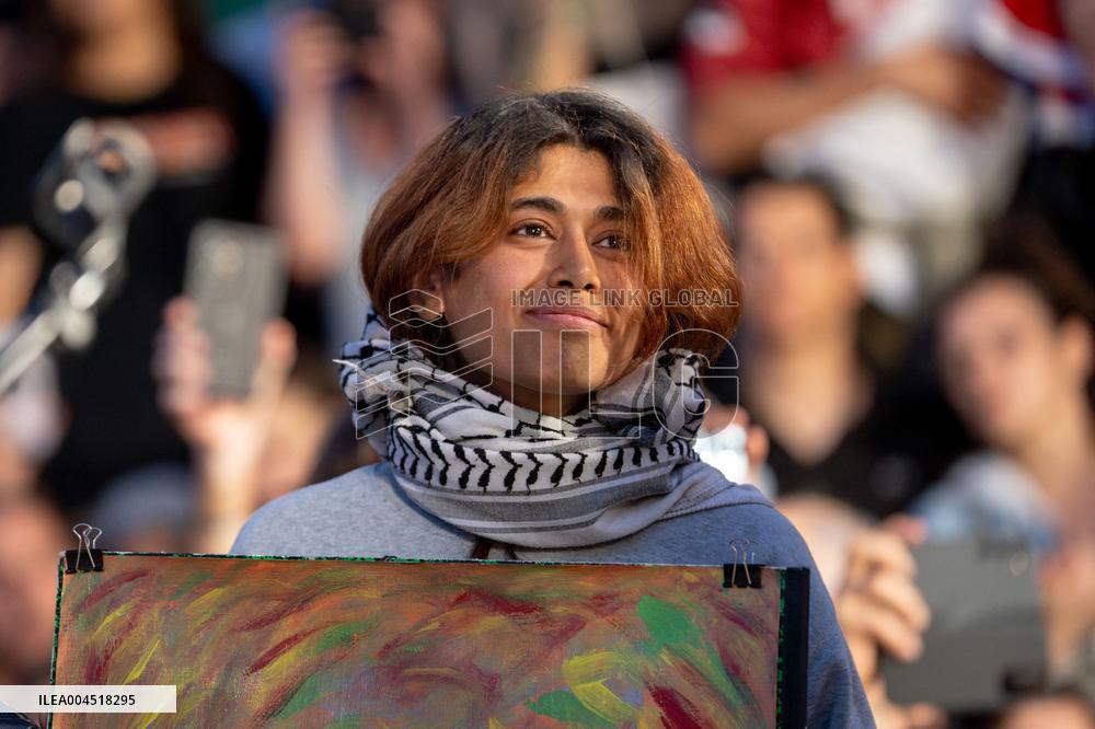 Rima Hassan at the Place de la Republique - Paris AJ