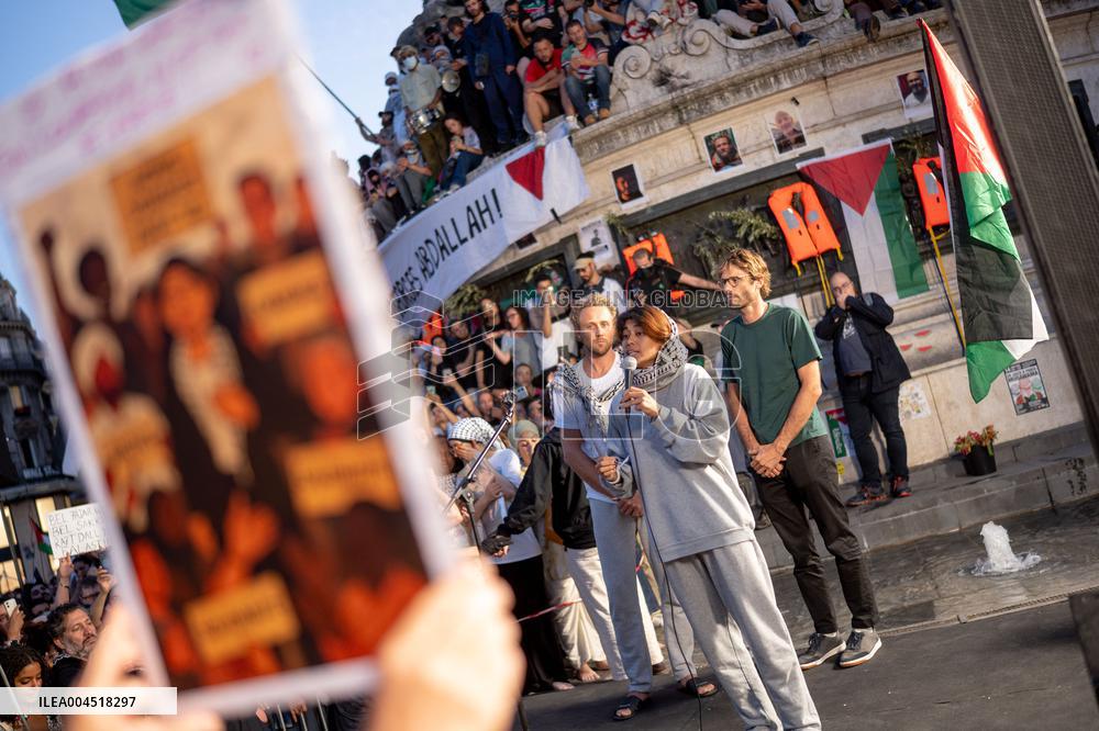 Rima Hassan at the Place de la Republique - Paris AJ