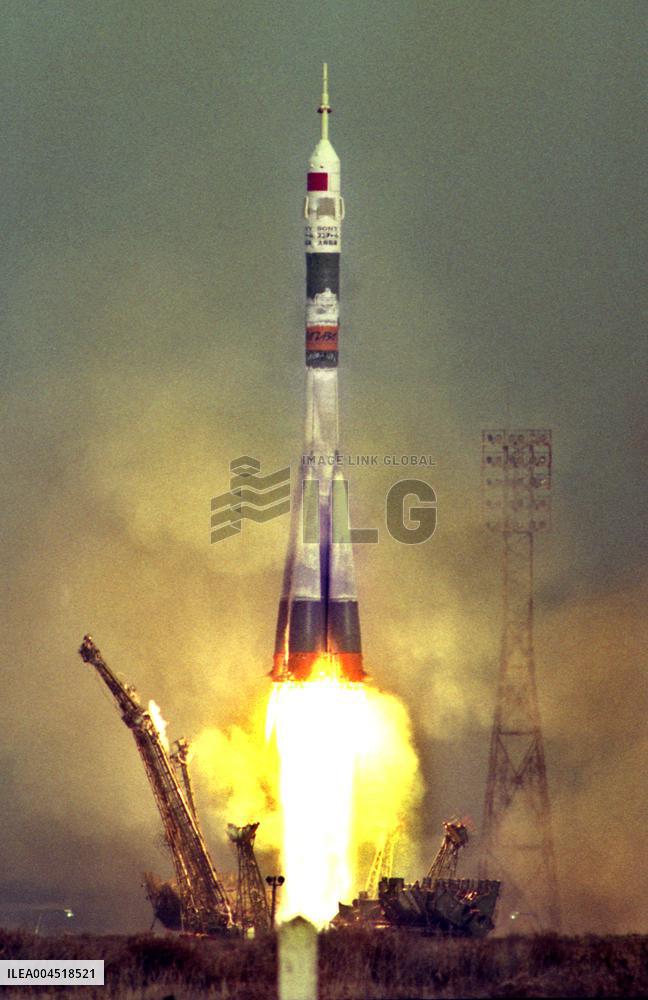 Soyuz rocket launch in 1990