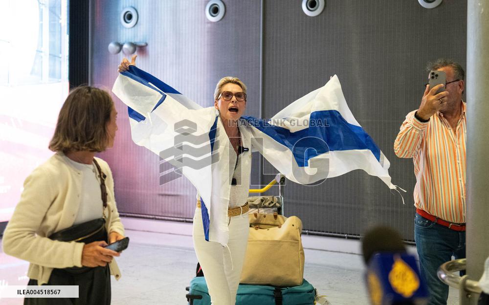 Israeli Flag Sparks Protest on Rima Hassan’s Arrival at CDG - Paris