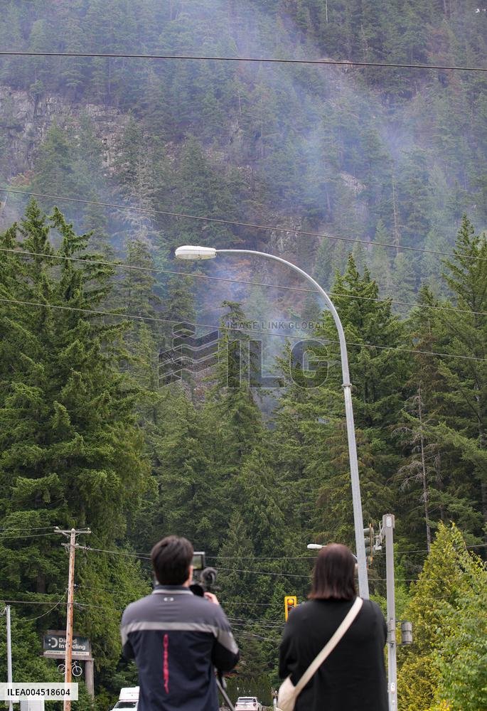 Squamish Wildfire Threatens British Columbia - Canada