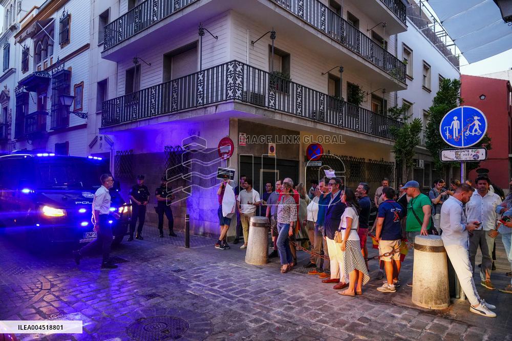 Europa Press - Protest Against Sanchez at PSOE HQ - Madrid