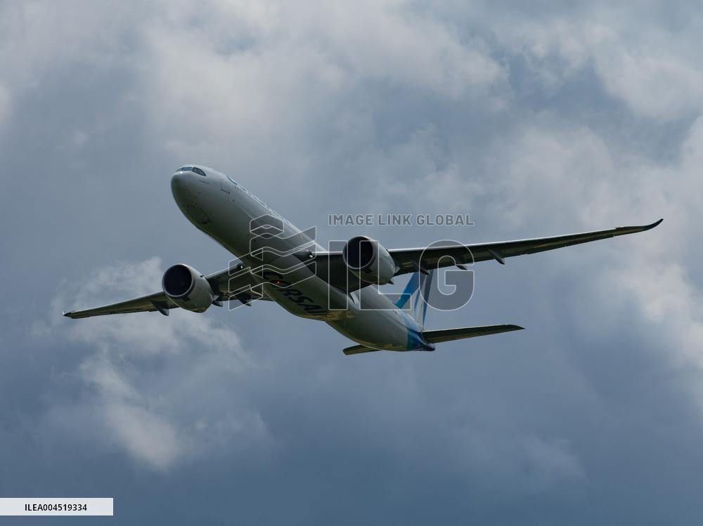 Illustration - La Ferte-Alais Airshow - France