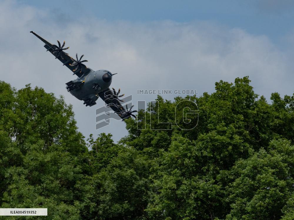 Illustration - La Ferte-Alais Airshow - France